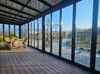 일동 수입리 지붕과 데크 되어있는 전원주택에 폴딩도어로 썬룸 시공