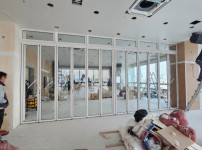 영등포구 문래동 에이스 NS 타워 지식산업센터 13층 두개 호실 사이 가벽 철거 후 폴딩도어로