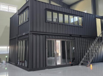 포천 신평리 칸테이너 폴딩도어, 출입문